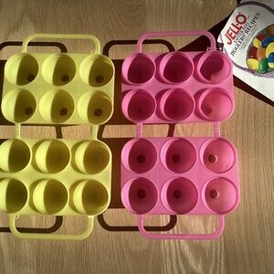 Set of 2  Jell-O Egg Jigglers Shooters  Plastic Mold Smooth Eggs  Excellent New